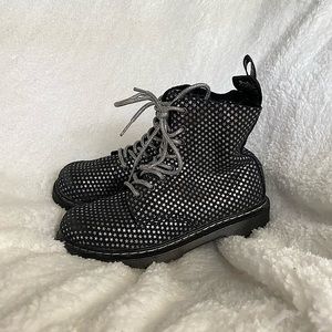 Girls Dr. Martens 💫